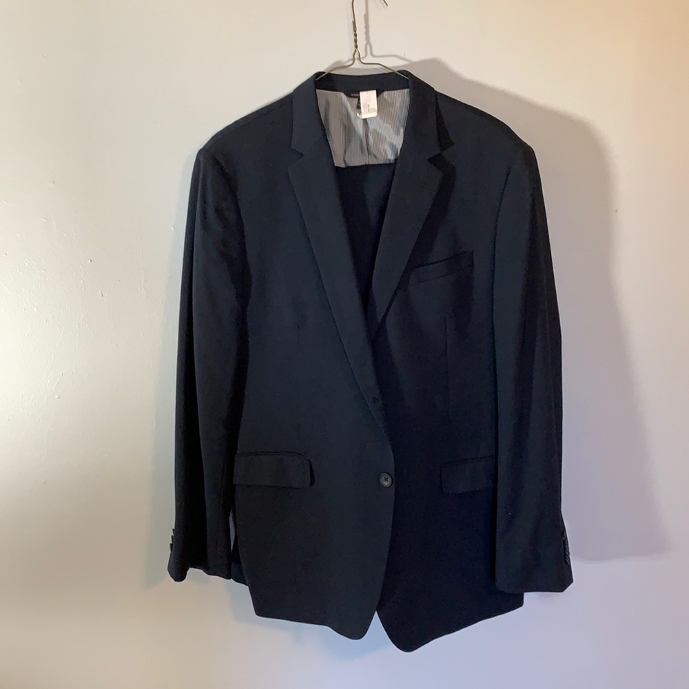 Banana Republic Fitted Italian wool suit in navy.